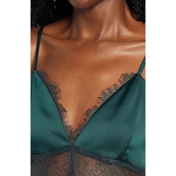 ❤️ WAYF SHARI LACE DETAIL CAMI ❤️ - Picture 2 of 3